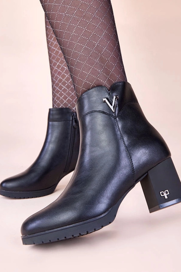 Schwarze Stiefeletten mit... 2