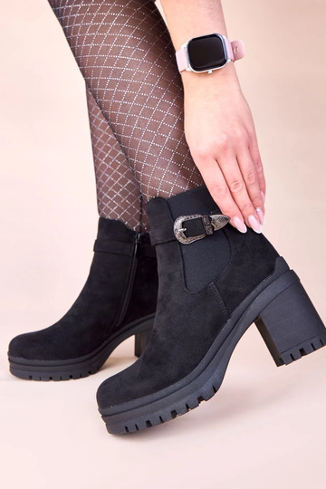 Schwarze Stiefeletten mit dekorativer Schnalle Gwella 2