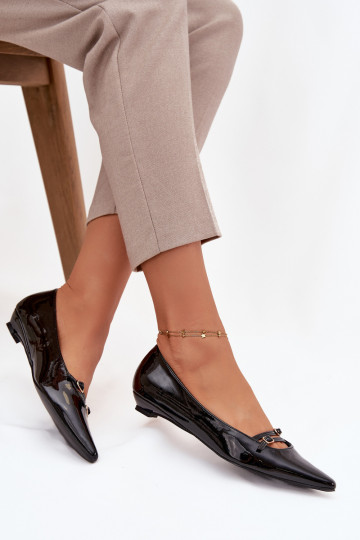 Zarelia Lack-Ballerinas mit Schnallen in Schwarz