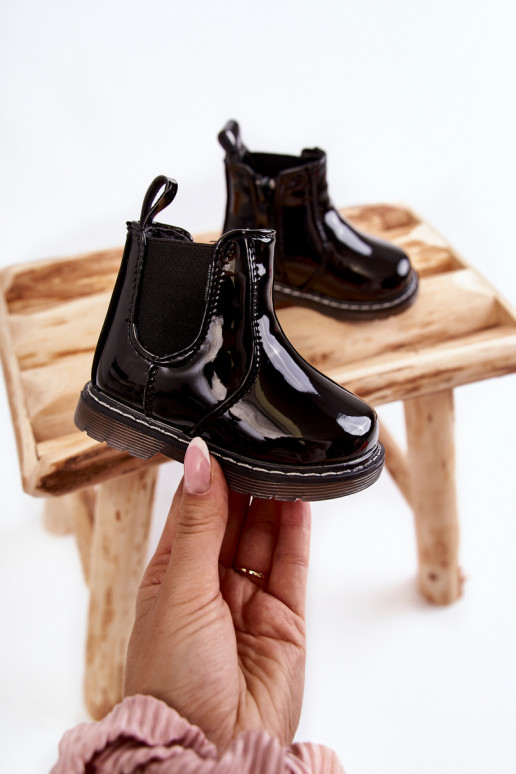 Gewärmte Kinderstiefel mit Lackeffekt, schwarze Farbe Porky
