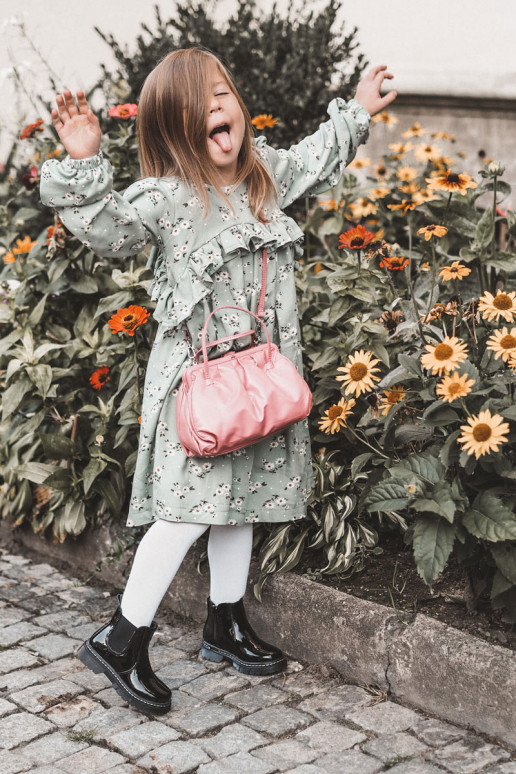 Gewärmte Kinderstiefel mit Lackeffekt, schwarze Farbe Porky