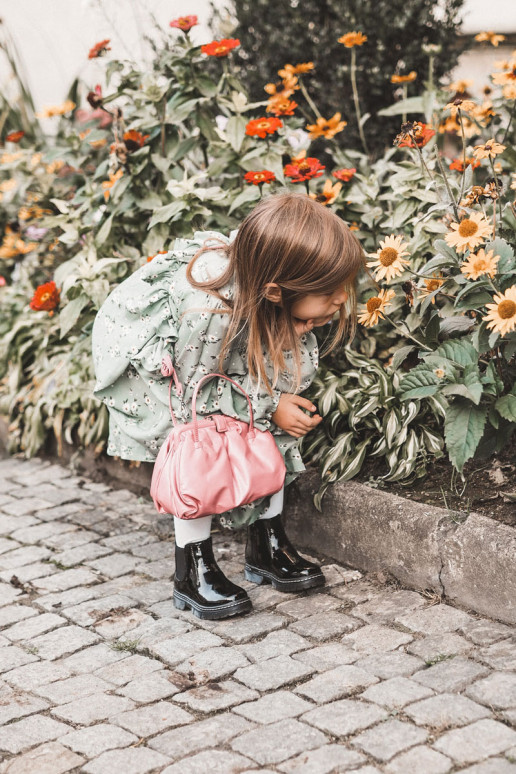 Gewärmte Kinderstiefel mit Lackeffekt, schwarze Farbe Porky