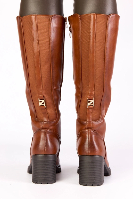 Braune Overknee-Stiefel im...