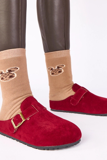 Bordeauxfarbene Stiefeletten mit dekorativem Schnalle Atoria