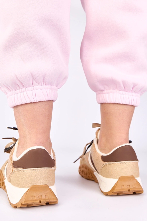 Sandfarbene Sneakers, warm gefüttert...