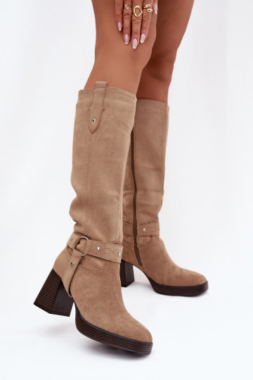 Gefütterte Damenstiefel mit Absatz und Nähten in sandfarbener Farbe Alessara 2