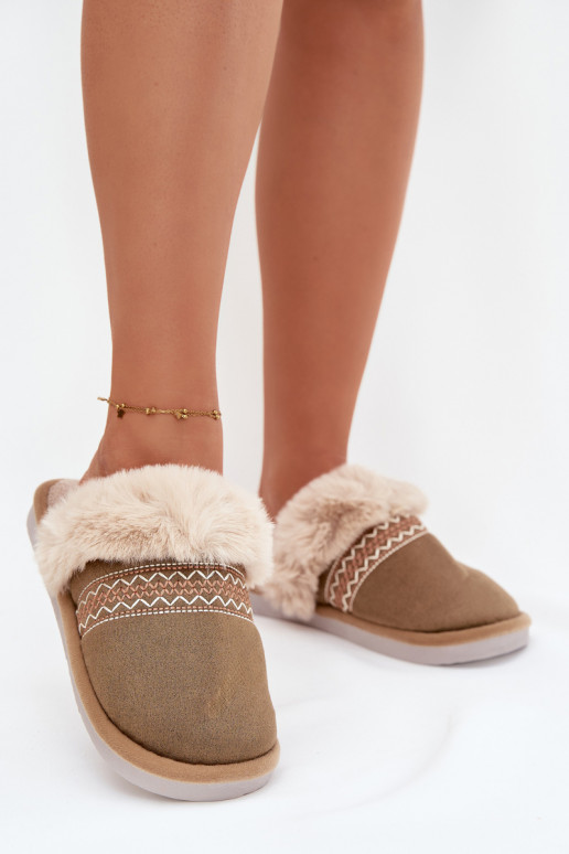 Hausschuhe Feminin mit Pelzmantel I Haftem grüne Farbe Devianne