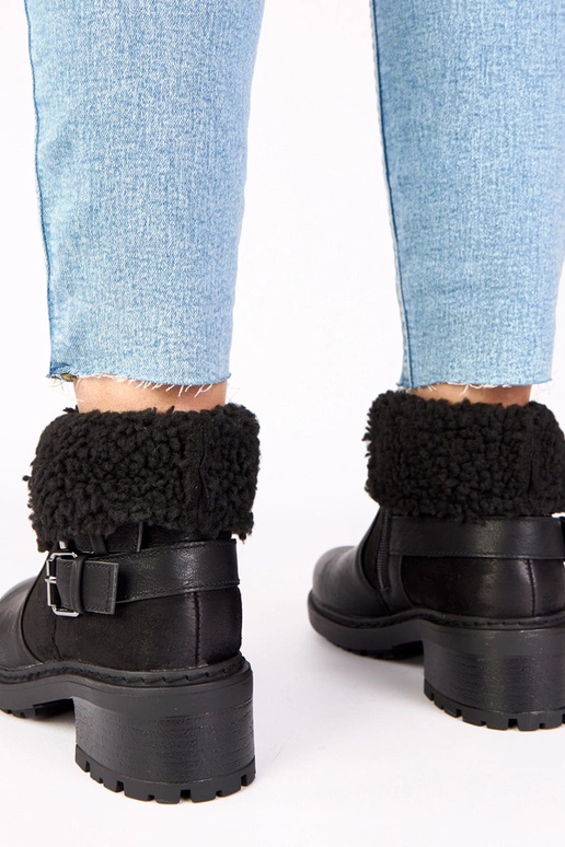 Schwarze Stiefeletten mit...