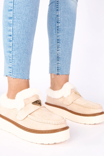 Hellbeige Mokassins, gefüttert mit Fell „Loafy"