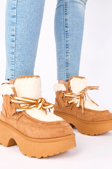 Braune Schneestiefel mit Fell auf Plattform „Ziza"