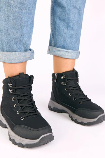 Briana schwarze Plateau-Boots