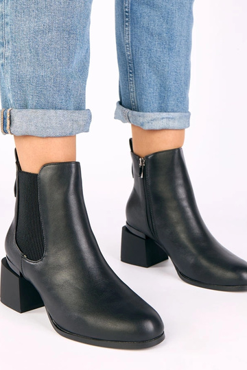 Schwarze Stiefel mit elastischem Einschnitt auf Absatz Taina