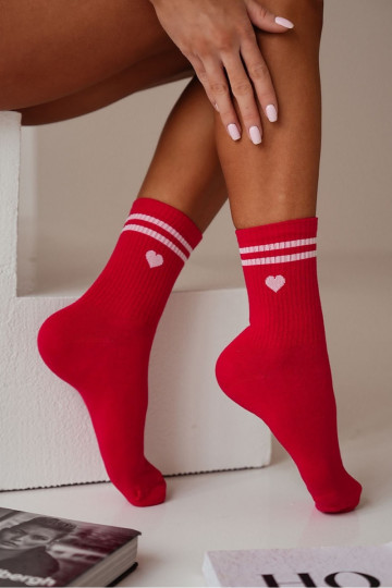 Rote Damensocken aus Leinen mit Herzen und Streifen
