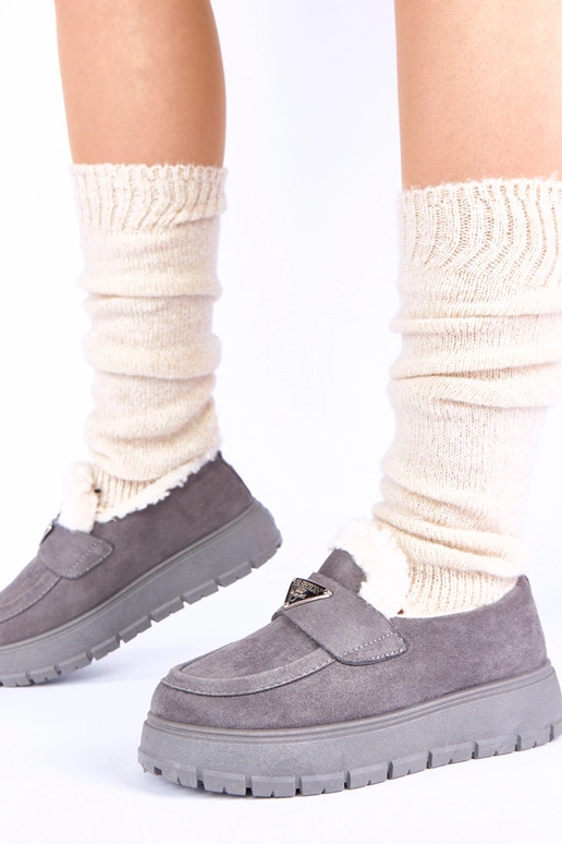 Graue Plateauschuhe mit Fell Kirby