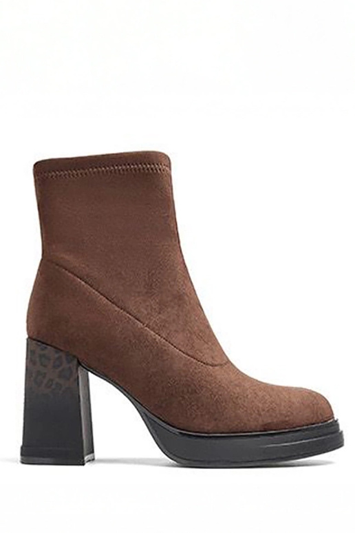 Braune Stiefel mit Absatz im...