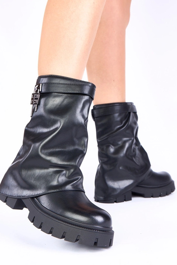 Schwarze Stiefel mit Plateausohle und umgeklapptem Ärmel Kisanet 2