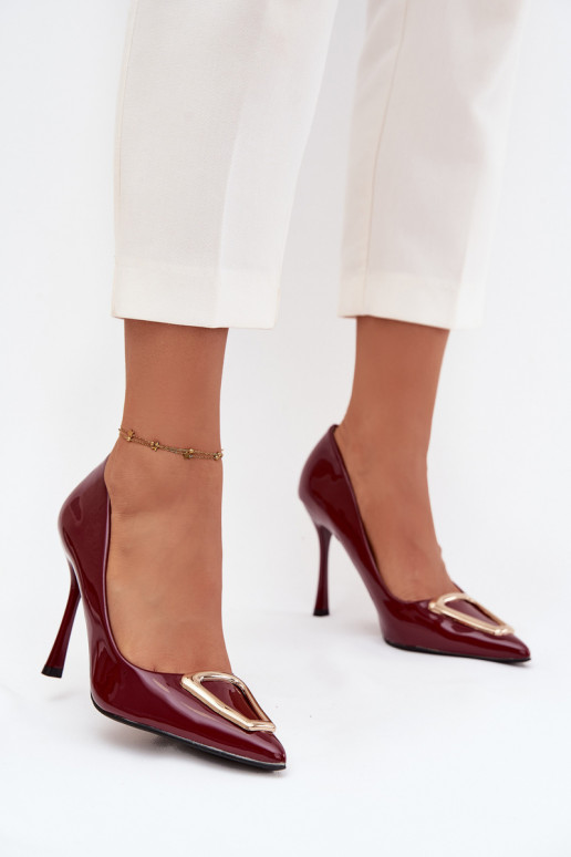 Lackierte High Heels mit goldfarbenen Details in bordeaux Paivelle