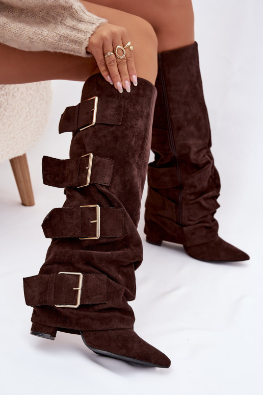 Schokoladenfarbene Damen Overknee-Stiefel mit Absatz, goldener Schnalle und weit geschnittenem Schaft aus Kunstwildleder Isave