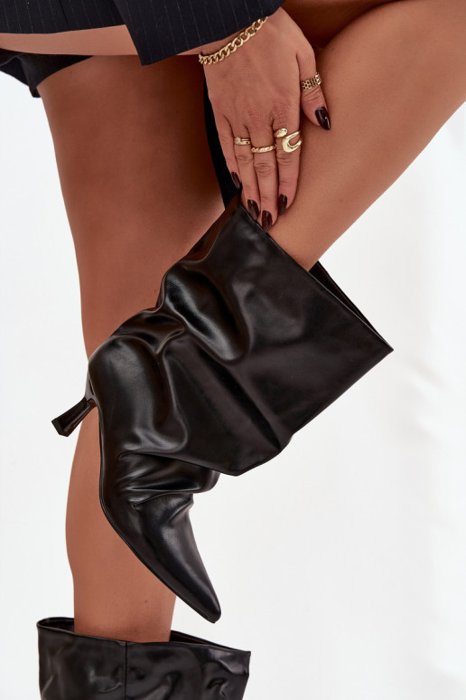 Damen-Einschub-Stiefeletten mit dünnen Absätzen und geschwungenem Oberteil in Schwarz Inarisse