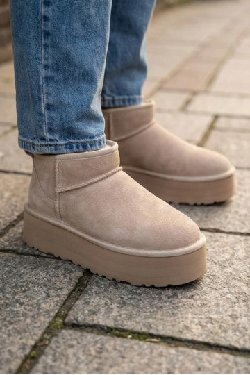 Sandfarbene Damen-Schneestiefel aus Kunstwildleder Irene 2