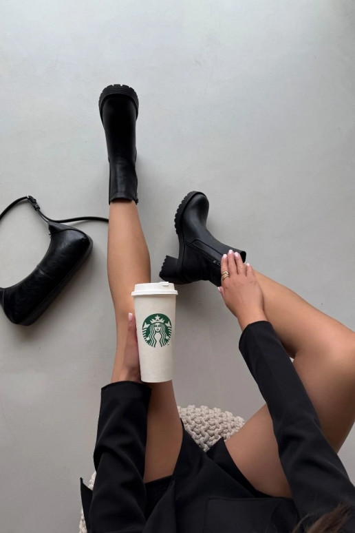 Stylische Damenstiefel mit Absätzen schZuarze Farbe Thalira