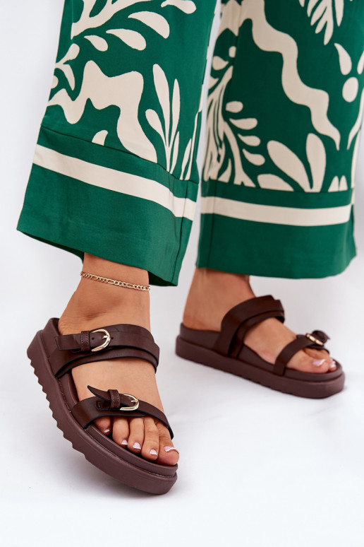 Damenhausschuhe mit einer Plattform Ze goldene Farbemi mit Schnallenmi braune Farbe INernone