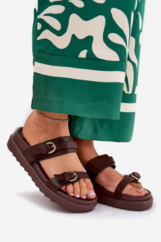 Damenhausschuhe mit einer Plattform Ze goldene Farbemi mit Schnallenmi braune Farbe INernone