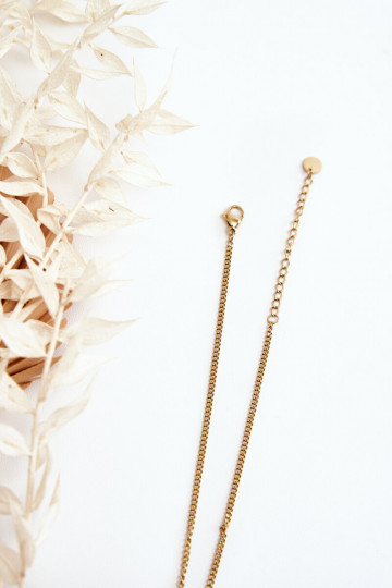 Damenkette mit Rüstung und weißen Blumen in Goldfarbe 2