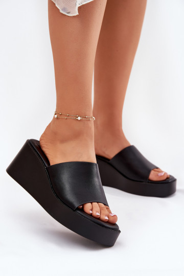 Damenhausschuhe Auf einem Keil Eko Haut schZuarze Farbe Obenae