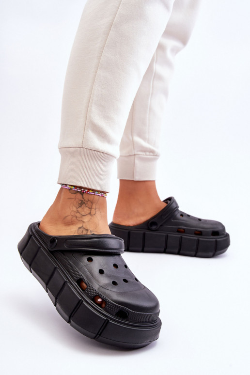 Flip-Flops im Crocs-Stil mit erhöhter Plattform schZuarze Farbe Beckett