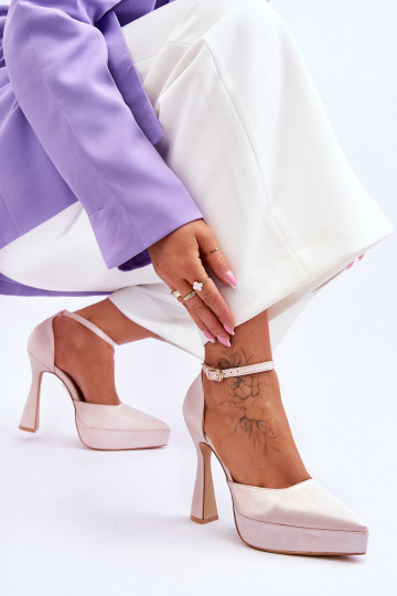 Modisch Schuhe Auf einem breiteren Stift Hellrosa Farbton Es mussdness 2