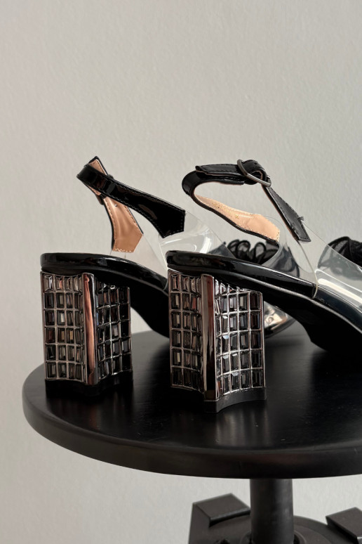 Sandalen mit Absätzen mit Ornamenten D&A MR52-238 schZuarze Farbe