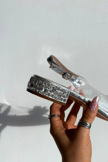 Durchschauen Sandalen Auf niedrigem Absatz Mit Dekorationeni Detalami D&A MR52-229 Silberfarbe 2