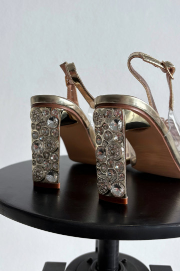 Sandalen mit Absatz und Ornamenten D&A MR52-236, gold 2