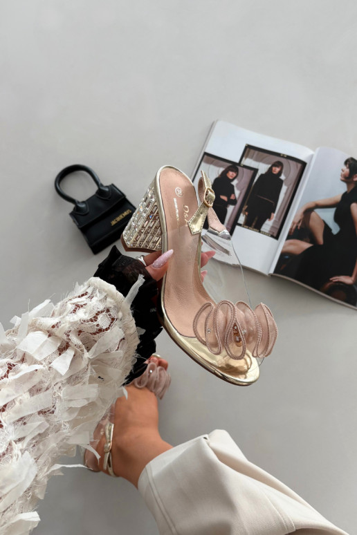 Sandalen mit Absätzen mit leuchtenden Augen D&A MR52-237 goldene Farbe