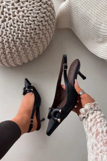 Damen-Sandalen mit dünnen Absätzen und dekorativen Details, schwarz, Brienne