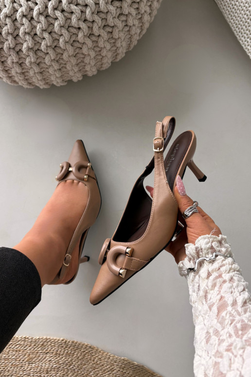 Damensandalen mit dünnen Absätzen Mit Dekorationen Detalem braune Farbe Brienne