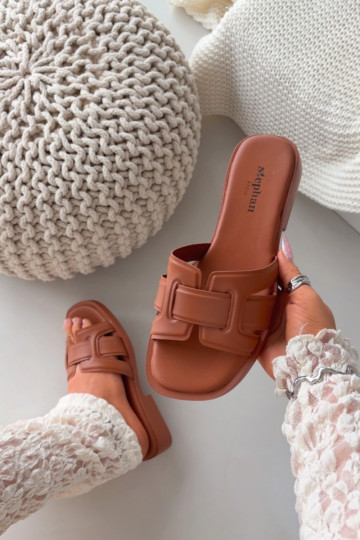 Damenhausschuhe mit breiten Absätzen braune Farbe Lorania