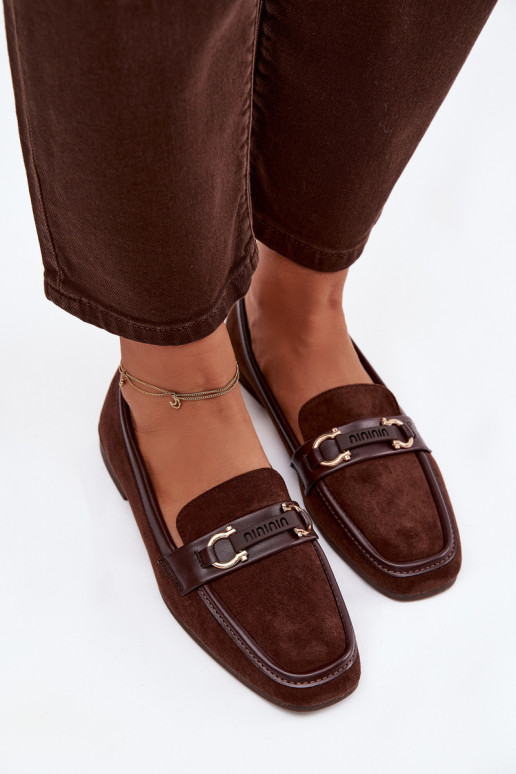 Damenmokassins mit dekorativen Elementen, in schokoladenbrauner Farbe Evelora