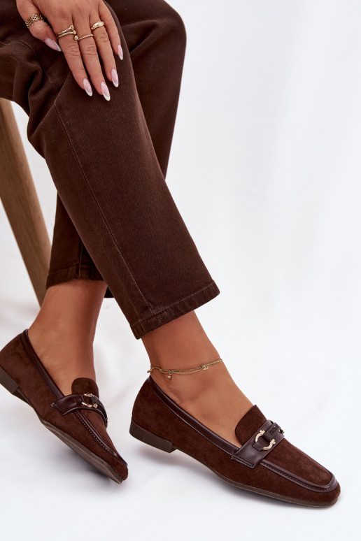 Damenmokassins mit dekorativen Elementen, in schokoladenbrauner Farbe Evelora