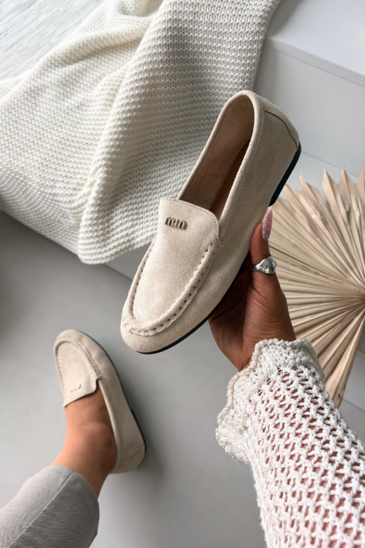 Mokassins für DamenKleinm goldene Farbem Detalem Beige Sarivelle