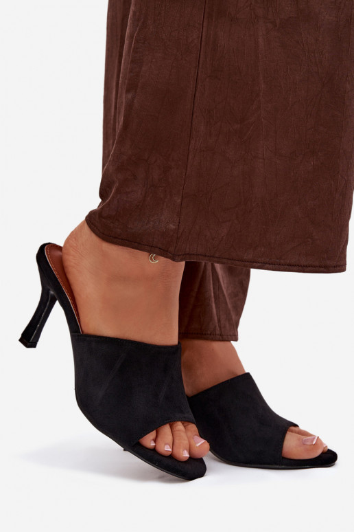 Damenhausschuhe mit dünnen Absätzenaus Öko-INildlederu schZuarze Farbe Isolia