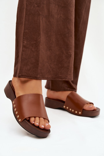 Damenflip-Flops mit Nieten in Braun Terissa