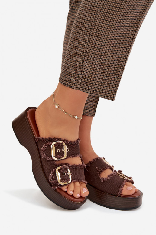 Damenhausschuhe mit einer Plattform Ze goldene Farbemi mit Schnallenmi CzekoladoZue Renelisse