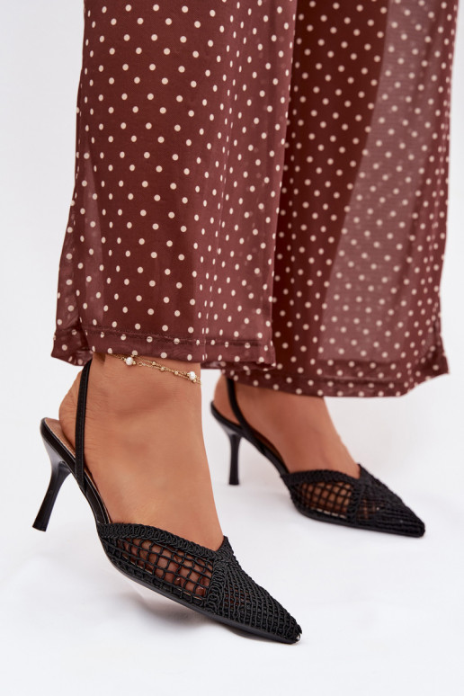 Sandalen mit durchbrochenen Elementen mit dünnen Absätzen schZuarze Farbe Hanelis