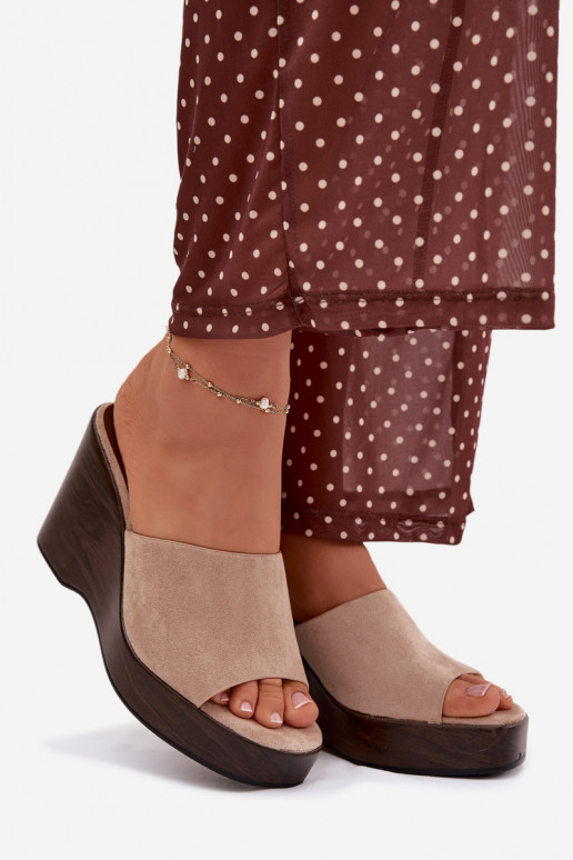 Damenhausschuhe Auf einem Keil Beige Ravelia