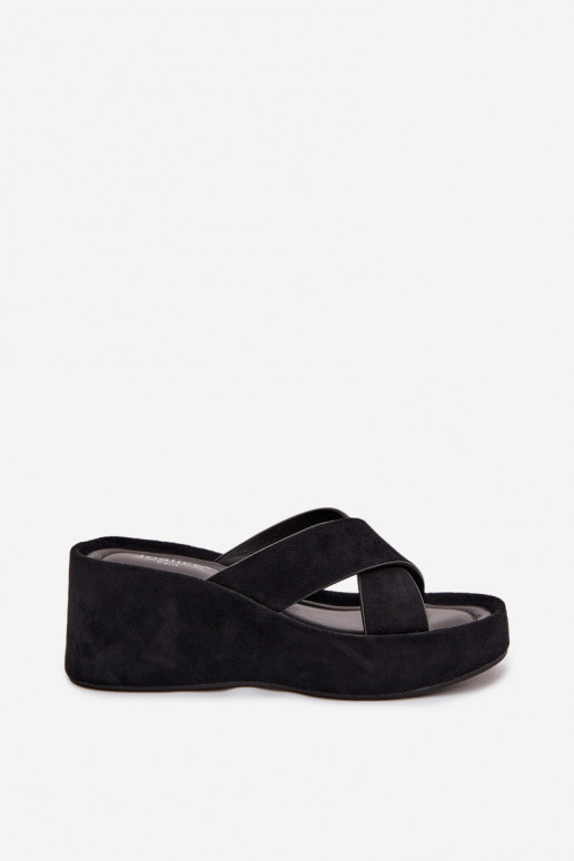 Damenhausschuhe Auf einem Keilaus Öko-INildlederu schZuarze Farbe Calorine