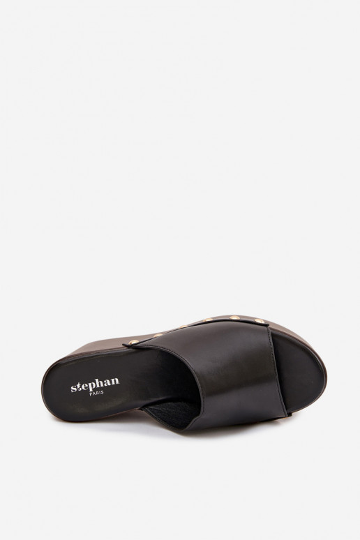 Damenflip-Flops mit Plattform und Nieten in Schwarz Taireline