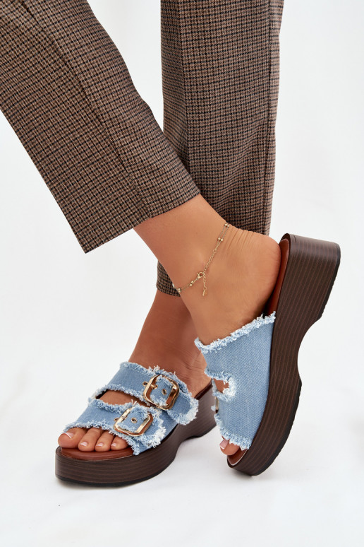 Damen-Pantoletten mit Plateau in Goldfarbe und blauen Schnallen