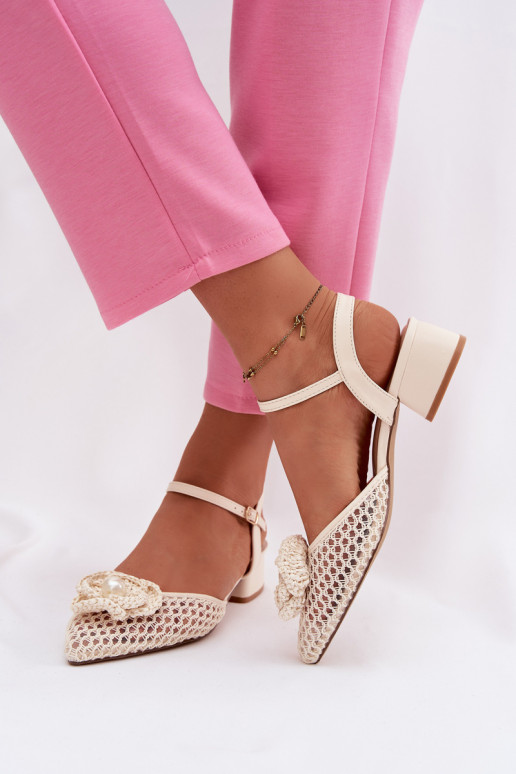 Damensandalen Klocke Mit Dekorationen Detalem elfenbeinfarbe Vionessa